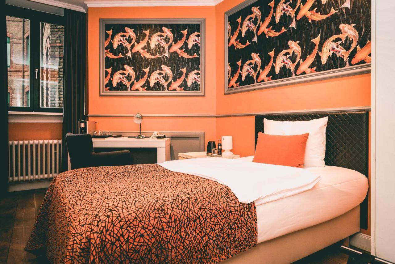 S Kamer